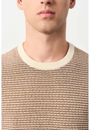 Camiseta Tejida Para Hombre Lascar Camiseta Tejida Para Hombre Lascar Miel XS VÉLEZ