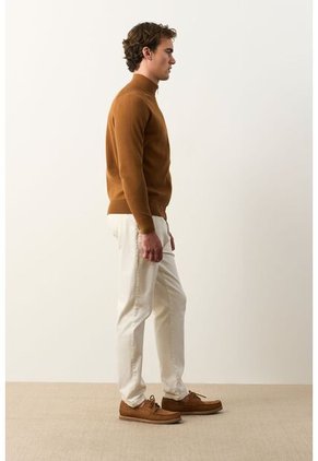 Sweater Misuri Tejido Para Hombre Cuello Alto Sweater Misuri Tejido Para Hombre Cuello Alto Tabaco L VÉLEZ