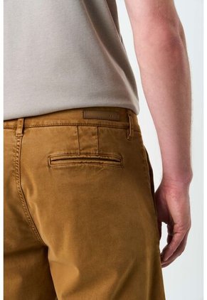 Bermuda Acacia En Drill Para Hombre Silueta Amplia Bermuda Acacia En Drill Para Hombre Silueta Amplia Cafe Claro 30 VÉLEZ