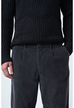 Pantalón Orión Prenses Para Hombre Semi Holgado Pantalón Orión Prenses Para Hombre Semi Holgado Gris 34 VÉLEZ