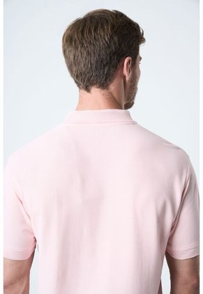 Polo Para Hombre Semi Fit Detalle Jacquard Polo Para Hombre Semi Fit Detalle Jacquard Rosado XS VÉLEZ