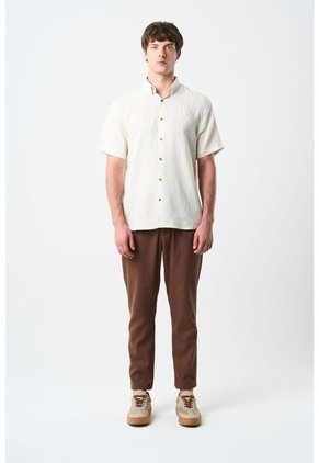 Camisa Manga Corta Semi Fitted Para Hombre Sevilla Camisa Manga Corta Semi Fitted Para Hombre Sevilla Arena M VÉLEZ