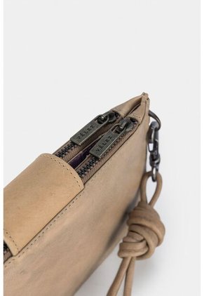 Billetera Porta Chequera Amatista De Cuero Artesanal Para Mujer Manija Anudada Billetera Porta Chequera Amatista De Cuero Artesanal Para Mujer Manija Anudada Kaky Vélez