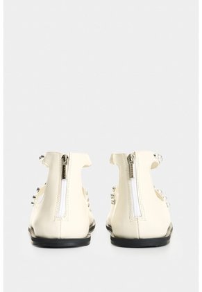 Sandalia Plana En Cuero Con Taches Para Mujer Luzia Sandalia Plana En Cuero Con Taches Para Mujer Luzia Crema 36 VÉLEZ