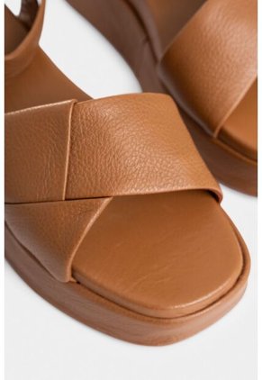 Sandalia Plataforma Tulipan De Cuero Para Mujer Amarre Al Tobillo Sandalia Plataforma Tulipan De Cuero Para Mujer Amarre Al Tobillo Miel 37 Vélez