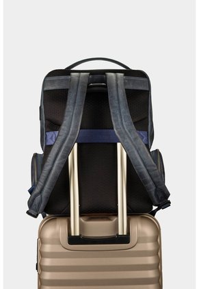 Morral Barceló De Cuero Con Efecto Espazolado Para Hombre Chapas Frontales Morral Barceló De Cuero Con Efecto Espazolado Para Hombre Chapas Frontales Azul Oscuro VÉLEZ