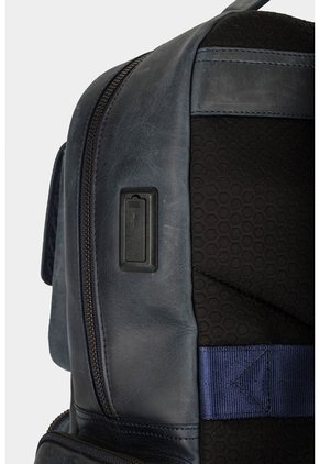 Morral Barceló De Cuero Con Efecto Espazolado Para Hombre Chapas Frontales Morral Barceló De Cuero Con Efecto Espazolado Para Hombre Chapas Frontales Azul Oscuro VÉLEZ