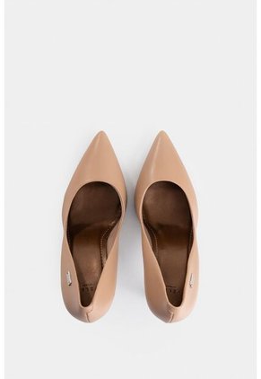 Tacones Cerrados De Cuero Liso Tacones Cerrados De Cuero Liso Natural 36 VÉLEZ