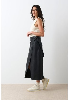 Falda Liora De Cuero Para Mujer Semi Ajustada Falda Liora De Cuero Para Mujer Semi Ajustada Negro 12 VÉLEZ