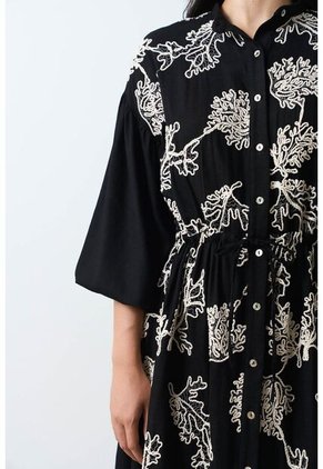 Vestido Bordado Cuello Nerú Para Mujer Efos Vestido Bordado Cuello Nerú Para Mujer Efos Negro 10 VÉLEZ