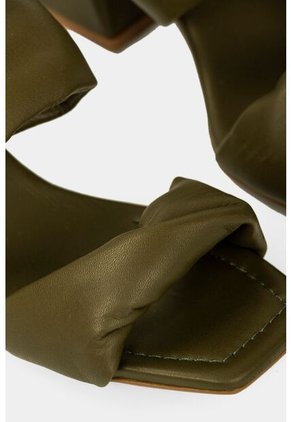 Sandalia Tacón Mont Blanc De Cuero Para Mujer Capellada Abullonada Verde Sandalia Tacón Mont Blanc De Cuero Para Mujer Capellada Abullonada Verde 37 Vélez