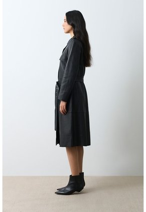 Trench Coat Manga Larga De Cuero Para Mujer Aura Trench Coat Manga Larga De Cuero Para Mujer Aura Negro XL VÉLEZ