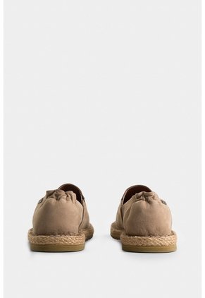 Mocasines De Cuero Para Mujer Detalle Millaré Lateral Mocasines De Cuero Para Mujer Detalle Millaré Lateral Arena 36 VÉLEZ