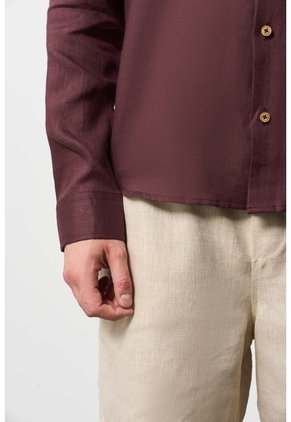 Camisa Manga Larga En Lino Para Hombre Silueta Semi Ajustada Camisa Manga Larga En Lino Para Hombre Silueta Semi Ajustada Vinotinto XL VÉLEZ