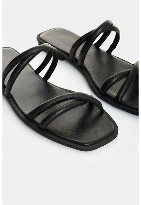 Sandalia Plana En Cuero Para Mujer Miski Sandalia Plana En Cuero Para Mujer Miski Negro 41 VÉLEZ