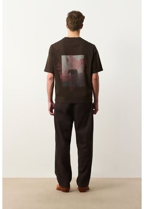 Camiseta Oversized En Algodón Para Hombre Camiseta Oversized En Algodón Para Hombre Cafe XS VÉLEZ
