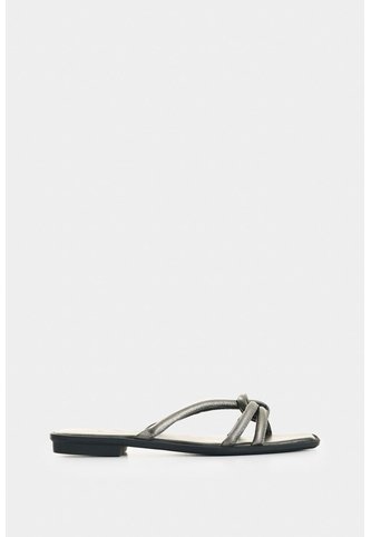 Sandalia Plana De Cuero Para Mujer Sole Sandalia Plana De Cuero Para Mujer Sole Plata 34 VÉLEZ Vélez