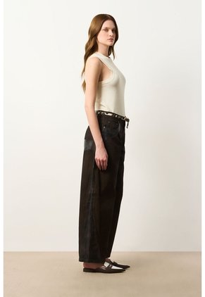 Jean Barrel En Denim Y Cuero Para Mujer Jean Barrel En Denim Y Cuero Para Mujer Cafe 10 VÉLEZ