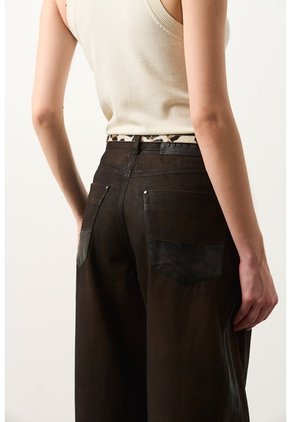 Jean Barrel En Denim Y Cuero Para Mujer Jean Barrel En Denim Y Cuero Para Mujer Cafe 10 VÉLEZ