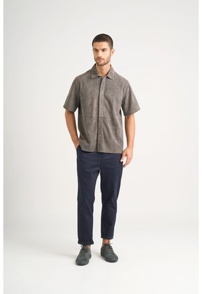 Camisa Manga Corta Orión De Cuero Gamuzado Para Hombre Semi Fitted Camisa Manga Corta Orión De Cuero Gamuzado Para Hombre Semi Fitted Gris XL VÉLEZ