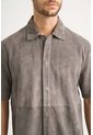 Camisa Manga Corta Orión De Cuero Gamuzado Para Hombre Semi Fitted Camisa Manga Corta Orión De Cuero Gamuzado Para Hombre Semi Fitted Gris XL VÉLEZ de Vélez
