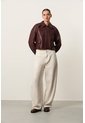 Pantalón Semi Barrel Para Mujer Savia Pantalón Semi Barrel Para Mujer Savia Crema 12 VÉLEZ de Vélez
