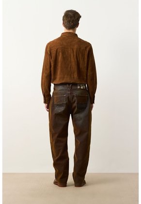Jean Velvet Para Hombre Lorenzo Jean Velvet Para Hombre Lorenzo Cafe 28 VÉLEZ
