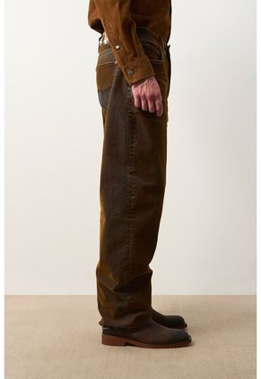 Jean Velvet Para Hombre Lorenzo Jean Velvet Para Hombre Lorenzo Cafe 28 VÉLEZ