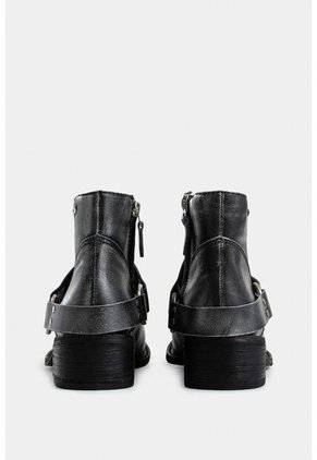 Botines Texanos Azúcar De Cuero Brush Off Para Mujer Detalle Estribo Botines Texanos Azúcar De Cuero Brush Off Para Mujer Detalle Estribo Gris 41 VÉLEZ