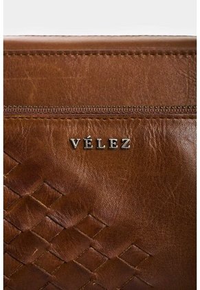Bandolera De Cuero Con Detalle Tejido Para Hombre Kansas 2.0 Bandolera De Cuero Con Detalle Tejido Para Hombre Kansas 2.0 Miel VÉLEZ