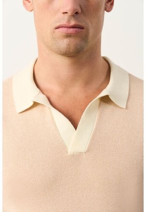 Polo Tejida Asiri En Algodón Para Hombre Polo Tejida Asiri En Algodón Para Hombre Crema M VÉLEZ