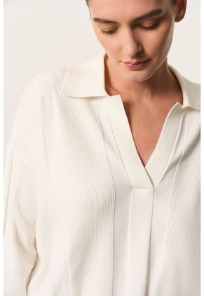 Polo Manga Larga Tejida Para Mujer Ambe Polo Manga Larga Tejida Para Mujer Ambe Blanco XS VÉLEZ