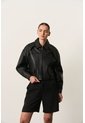 Chaqueta Boxy En Cuero Para Mujer Cayena Chaqueta Boxy En Cuero Para Mujer Cayena Negro M VÉLEZ de Vélez