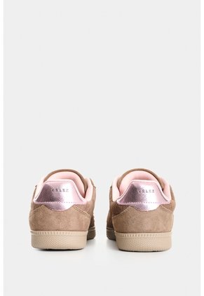 Tenis En Carnaza Y Cuero Pelo Para Mujer Fur Slide Tenis En Carnaza Y Cuero Pelo Para Mujer Fur Slide Tabaco 37 VÉLEZ