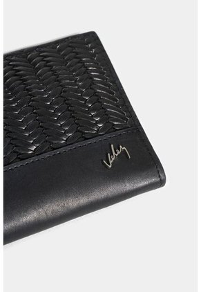 Billetera Golden De Cuero Para Mujer Detalle Grabado Billetera Golden De Cuero Para Mujer Detalle Grabado Negro VÉLEZ