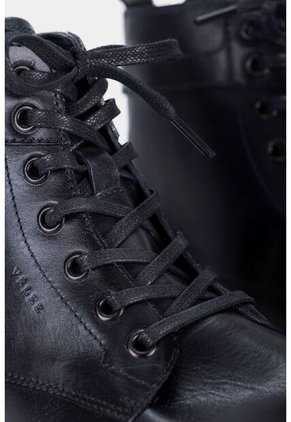 Botas Caña Media Barceló De Cuero Para Hombre Ultraliviana Botas Caña Media Barceló De Cuero Para Hombre Ultraliviana Azul Oscuro 43 Vélez