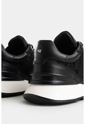 Tenis Garda De Cuero Para Hombre Detalles Jacquar Tenis Garda De Cuero Para Hombre Detalles Jacquar Negro 42 VÉLEZ