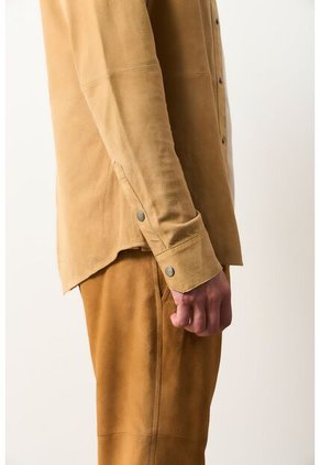 Camisa Manga Larga Para Hombre Gamuza Camisa Manga Larga Para Hombre Gamuza Miel S VÉLEZ