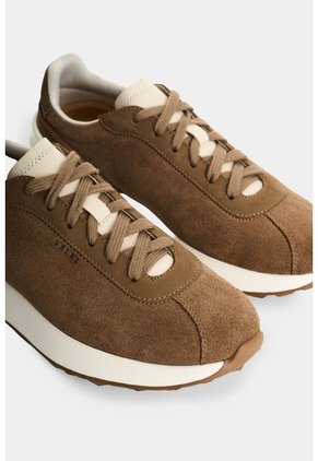 Tenis En Carnaza Para Mujer Studio 86 Tenis En Carnaza Para Mujer Studio 86 Tabaco 38 VÉLEZ