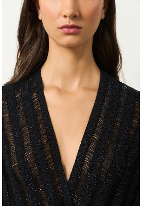 Cárdigan Tipo Poncho Tejido Para Mujer Quena Cárdigan Tipo Poncho Tejido Para Mujer Quena Negro XL VÉLEZ