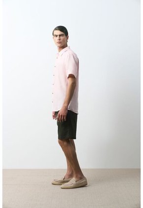 Camisa En Lino Manga Corta Siena Para Hombre Camisa En Lino Manga Corta Siena Para Hombre Rosado S VÉLEZ