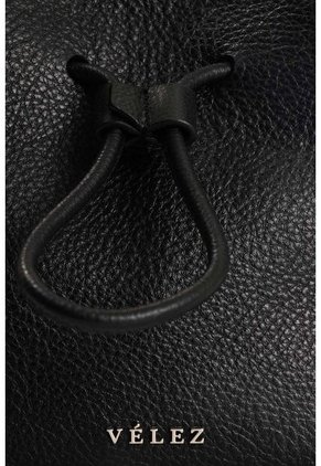 Bandolera En Cuero Para Mujer Aromia Bandolera En Cuero Para Mujer Aromia Negro VÉLEZ