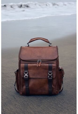 Morral Archaeology De Cuero Semi Brillante Para Hombre Ajuste Chapas Morral Archaeology De Cuero Semi Brillante Para Hombre Ajuste Chapas Miel VÉLEZ Vélez