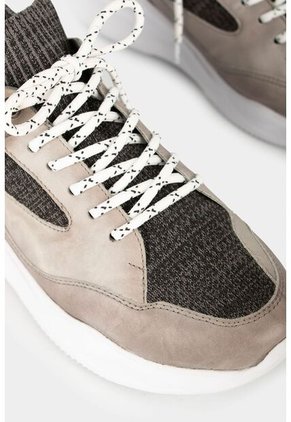 Tenis Deportivos Explorer De Cuero Y Capellada Tejida Para Hombre Efecto Envejecido Gris Tenis Deportivos Explorer De Cuero Y Capellada Tejida Para Hombre Efecto Envejecido Gris 43 Vélez