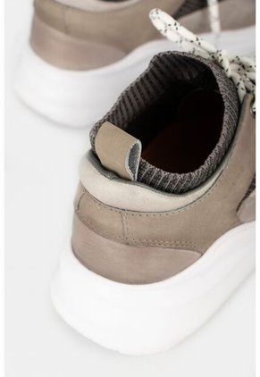 Tenis Deportivos Explorer De Cuero Y Capellada Tejida Para Hombre Efecto Envejecido Gris Tenis Deportivos Explorer De Cuero Y Capellada Tejida Para Hombre Efecto Envejecido Gris 43 Vélez