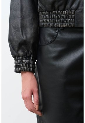 Chaqueta Bomber De Cuero Para Mujer Luzia Chaqueta Bomber De Cuero Para Mujer Luzia Negro M VÉLEZ
