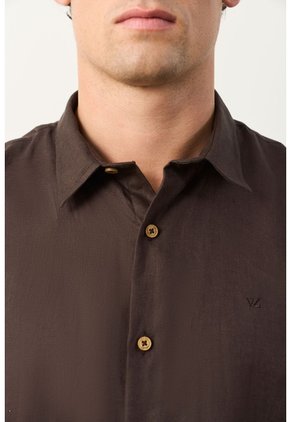 Camisa Manga Larga En Lino Para Hombre Silueta Semi Ajustada Camisa Manga Larga En Lino Para Hombre Silueta Semi Ajustada Cafe S VÉLEZ