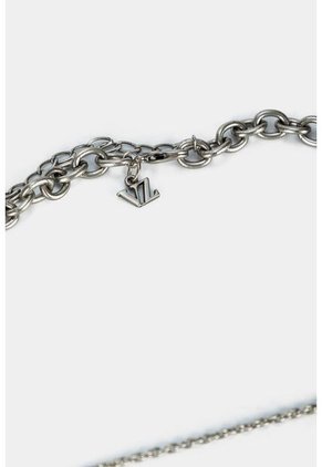 Collar Para Mujer En Cadenas Con Dijes Metálicos Collar Para Mujer En Cadenas Con Dijes Metálicos Oro Mate Vélez