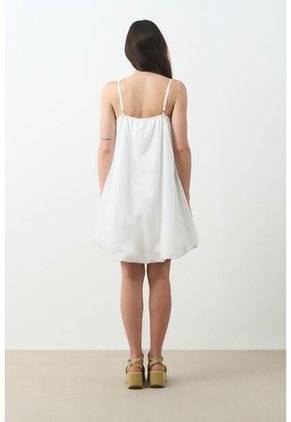 Vestido Corto Bloom Destellos Vestido Corto Bloom Destellos Blanco 12 VÉLEZ