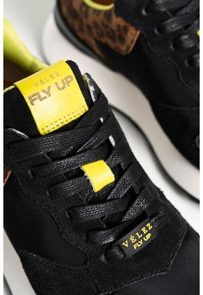 Tenis Mercurio 2.0 De Cuero Gamuza Para Mujer Textura Animal Tenis Mercurio 2.0 De Cuero Gamuza Para Mujer Textura Animal Negro 35 Vélez